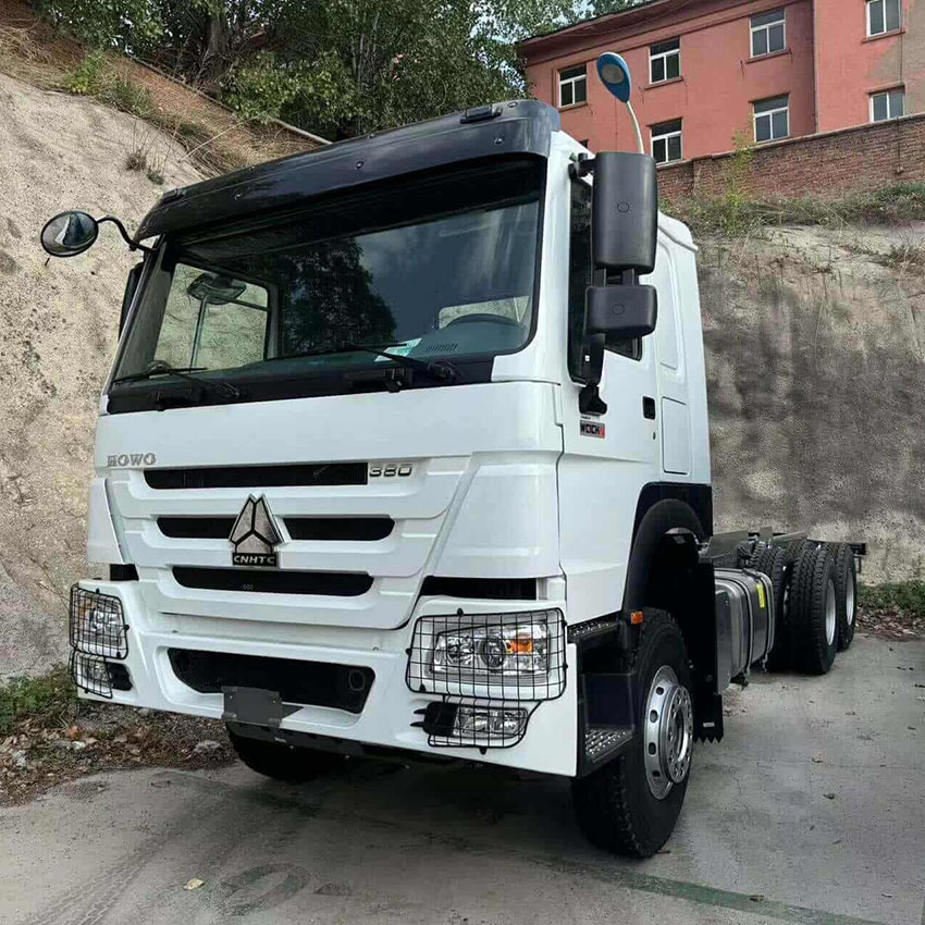 Sinotruk Howo 6x4 Tractor Truck Rhd en stock 6