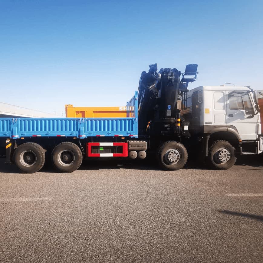 Camion-grue plié SINOTRUK HOWO 8X4 43T 
