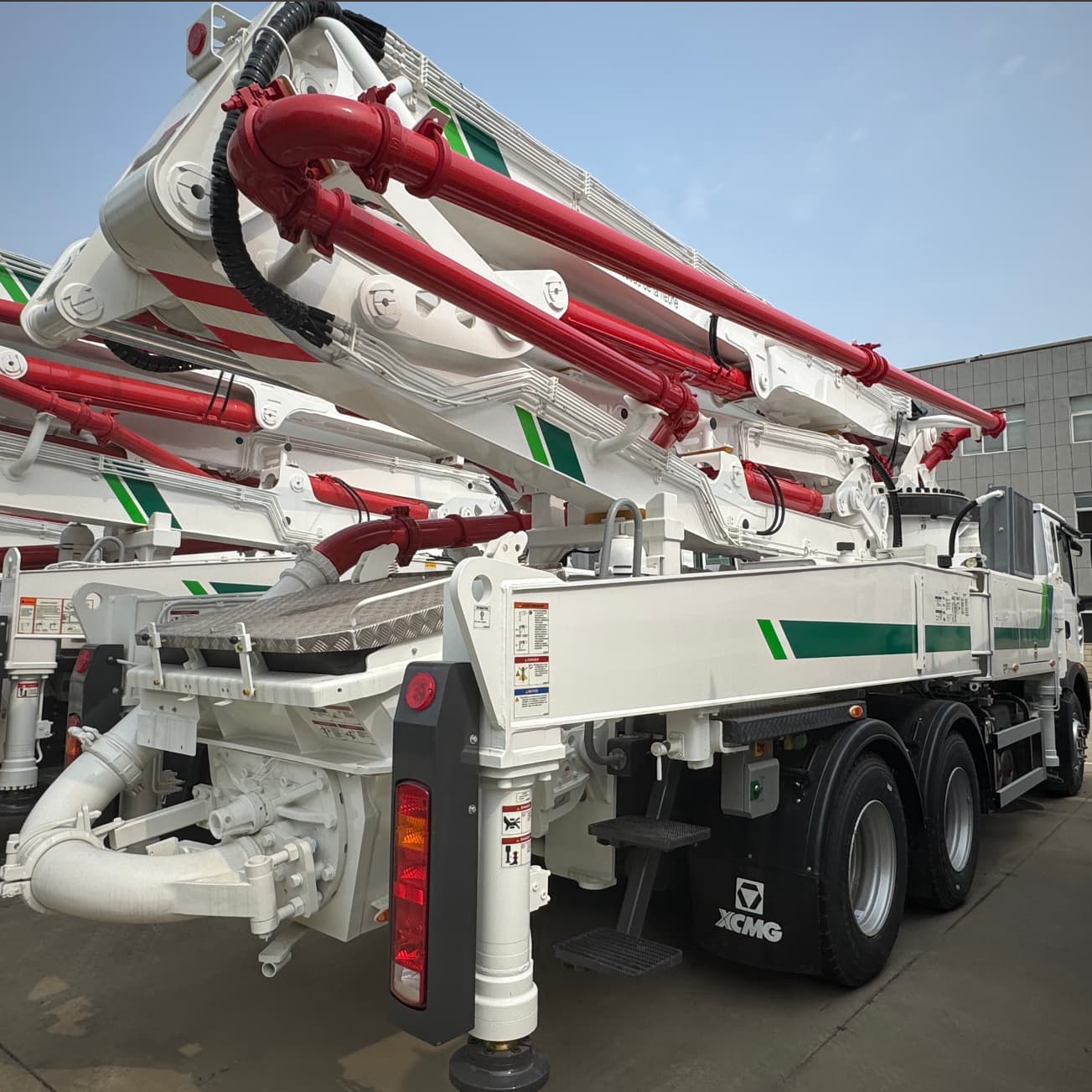 Howo TX 6X4 42M XCMG BUCKER PUMP TRUCH EN ALGERIE