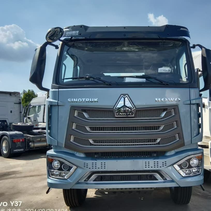 Sinotruk Howo NX 371HP 6x4 Tractor Truck 2 