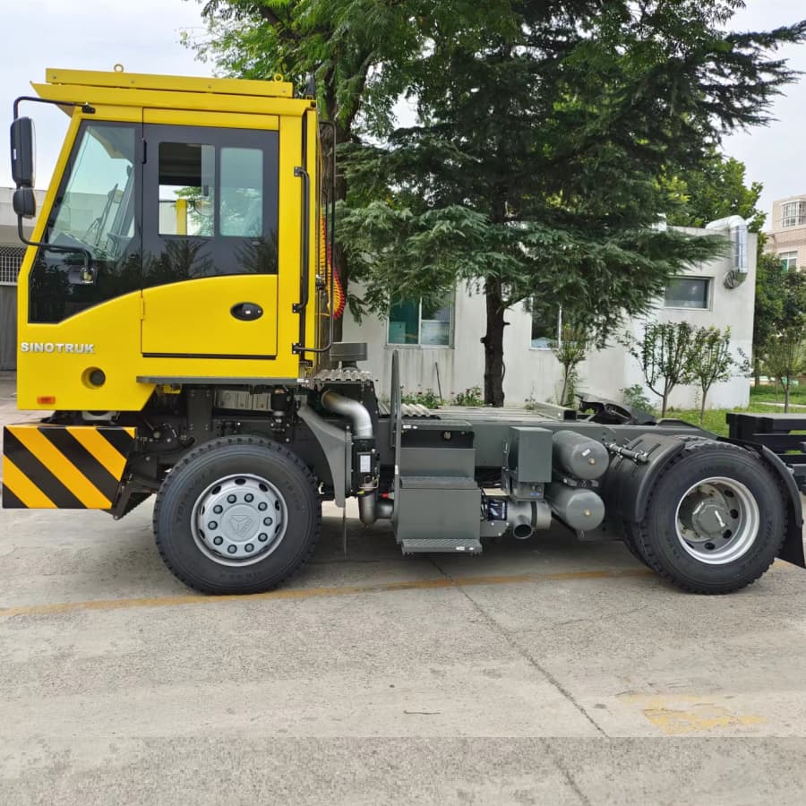 Sinotruk Hova 4x2 Terminal Port Horse Tractor Truck 3