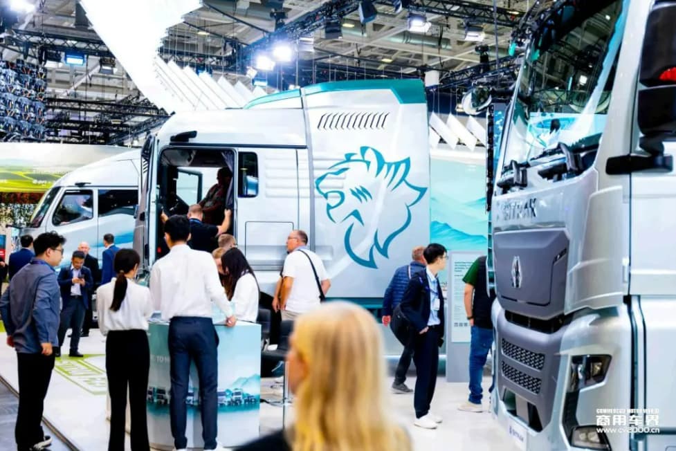 Camion lourd SINOTRUK