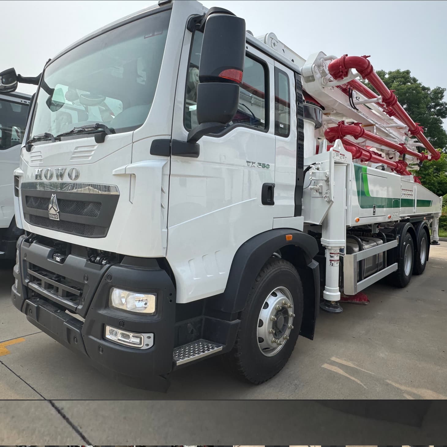 Howo TX 6X4 42M XCMG BUCKER PUMP TRUCH EN ALGERIE