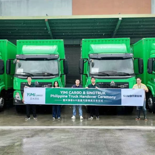 Sinotruk fournit avec succès les premiers camions de lots à Yimidida