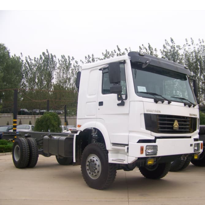 Sinotruk Howo 4x4 Camion de ch&acirc;ssis de cargaison &agrave; traction int&eacute;grale 3