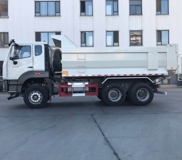 Camion à benne basculante Sinotruk Howo NX 6x4