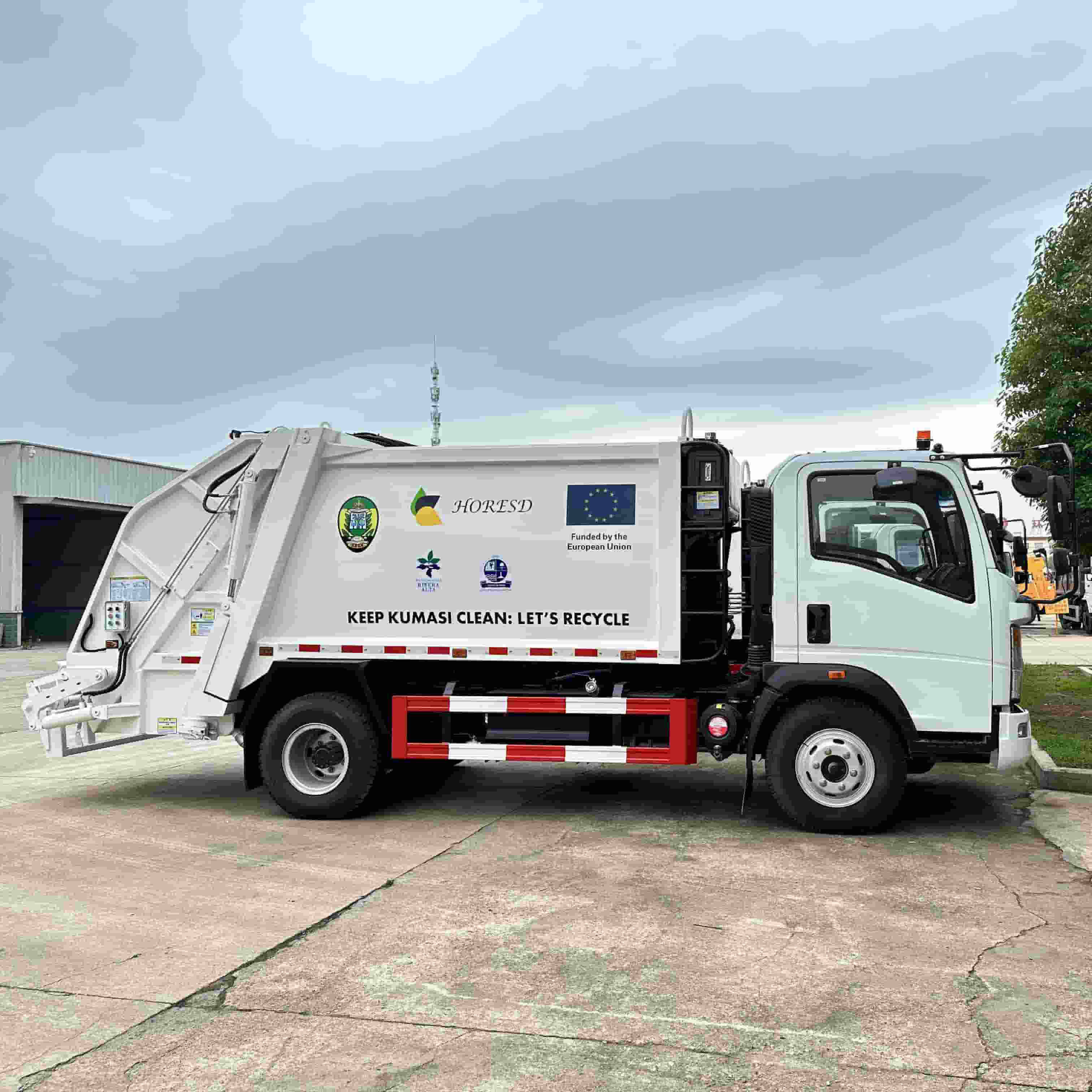 Sinotruk Howo 4x2 8cbm COMPACER CURBAGE TRUCHAGE