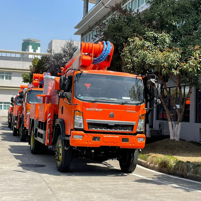 Camion de plate-forme de travail a&eacute;rien d'isolation Howo 4x4