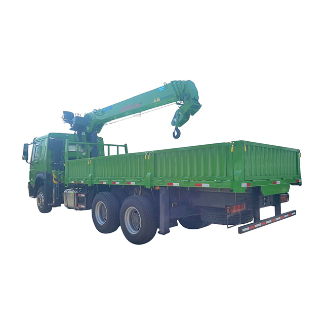 Camion-grue télescopique SINOTRUK HOWO 10T 6X4