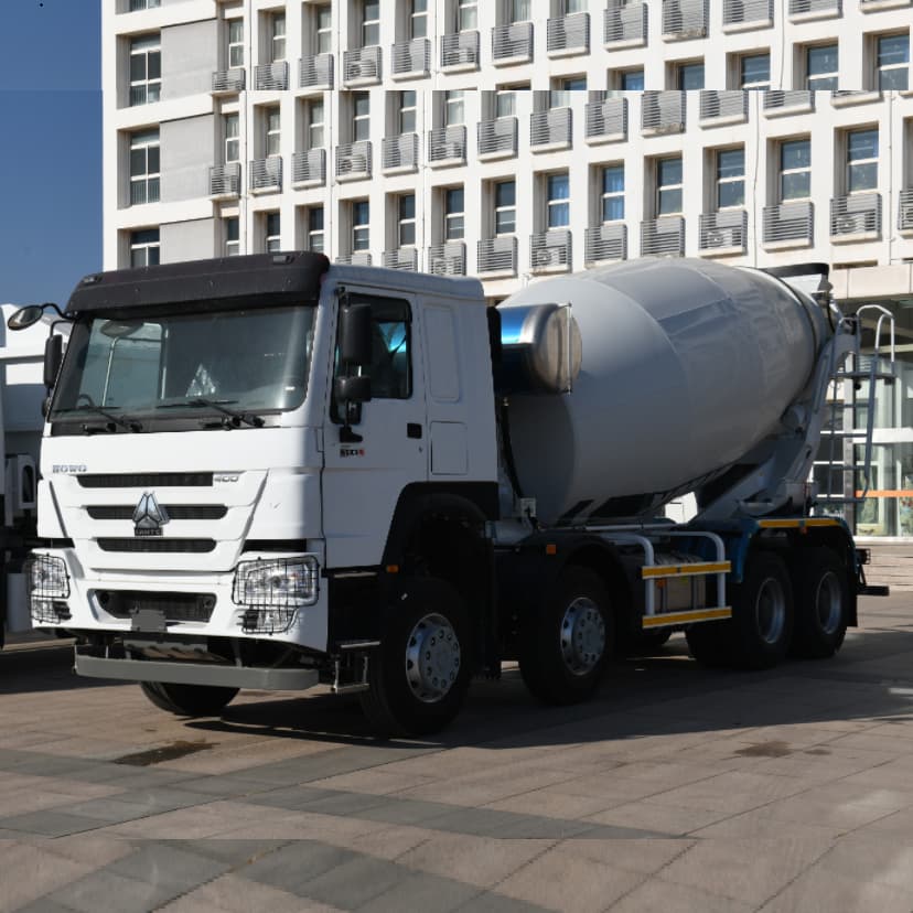 Sinotruk Howo 8x4 12cbm 14cbm en b&eacute;ton de b&eacute;ton camion