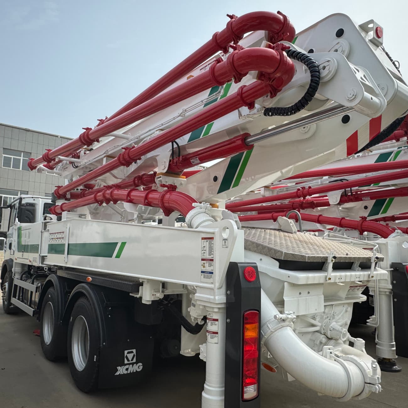 Howo TX 6X4 42M XCMG BUCKER PUMP TRUCH EN ALGERIE