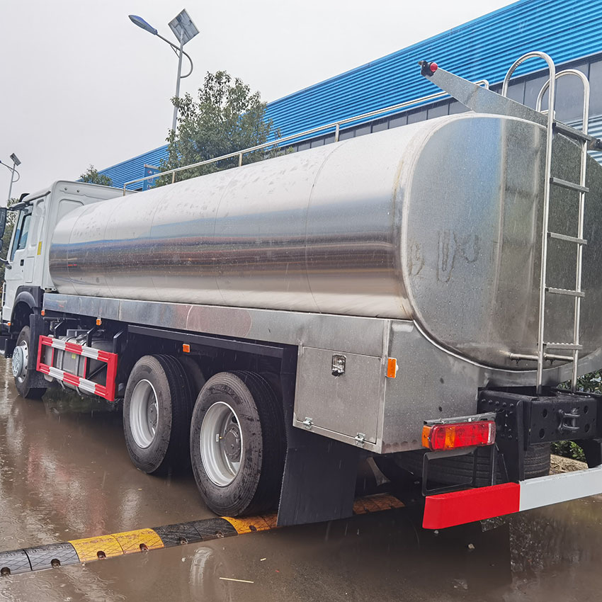 Sinotruk Howo 6x4 20000 litres Camion-citerne à 