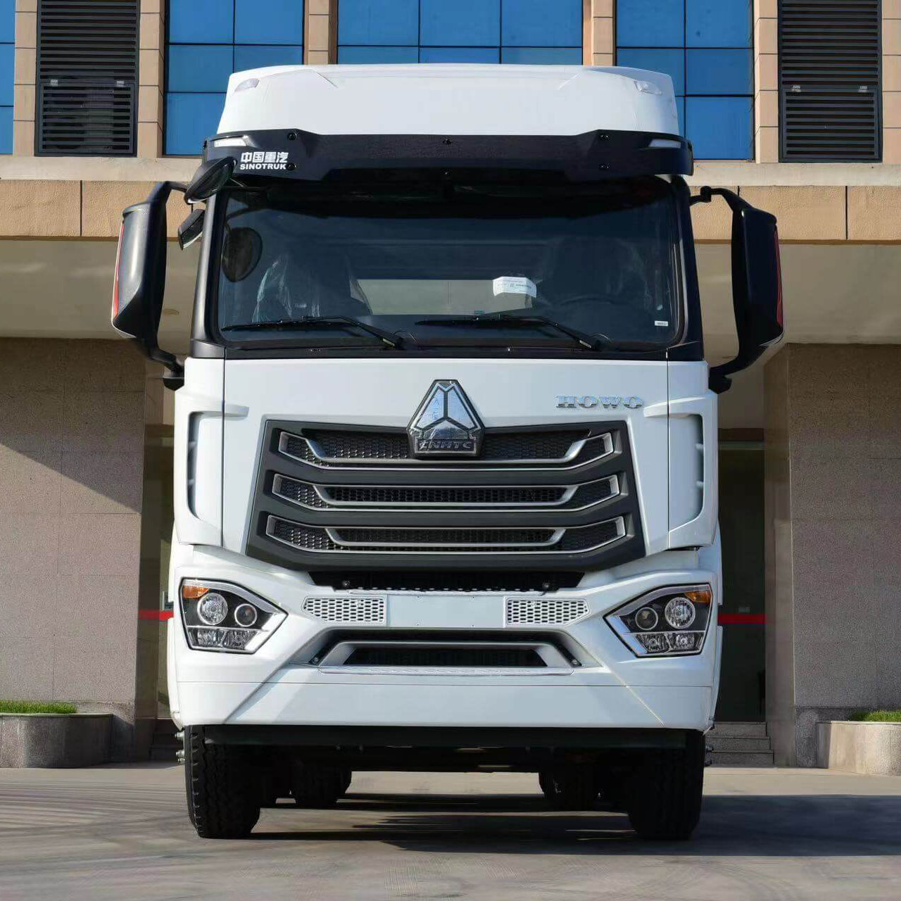 Sinotruk Howo NX 480HP 6x4 Tractor Truck for Saudi Arabie