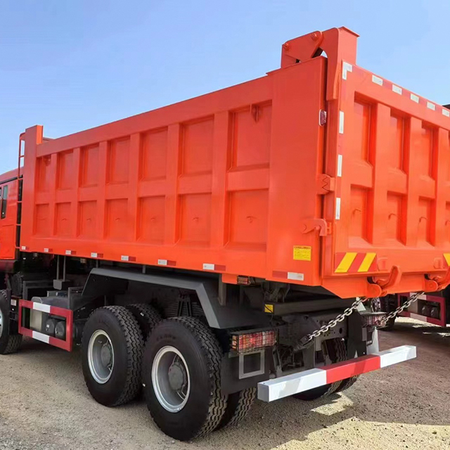 Camion à benne basculante Sinotruk TX 6x4 en stock