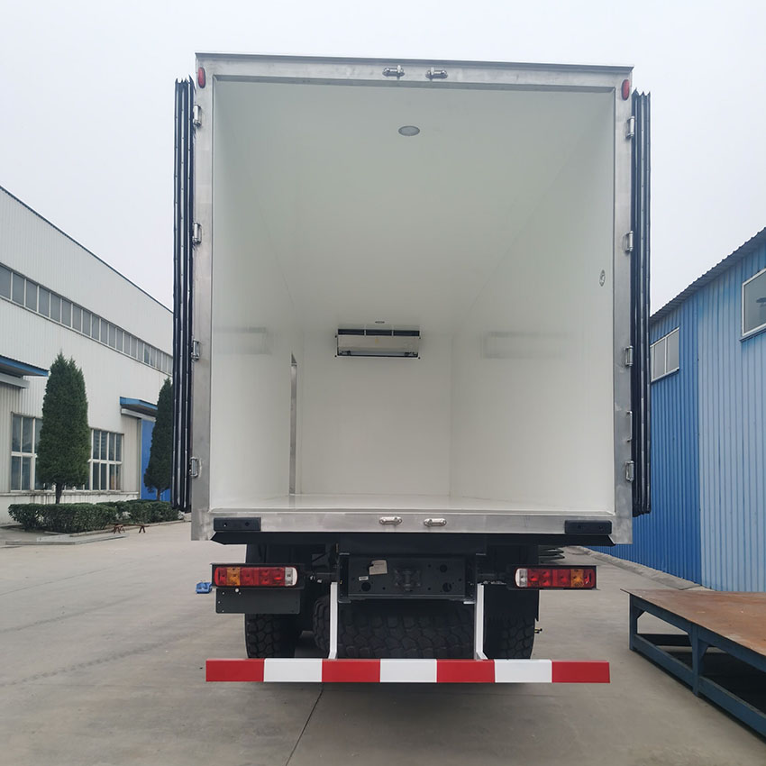 Camion de réfrigérateur Sinotruk Howo 6x4 25T