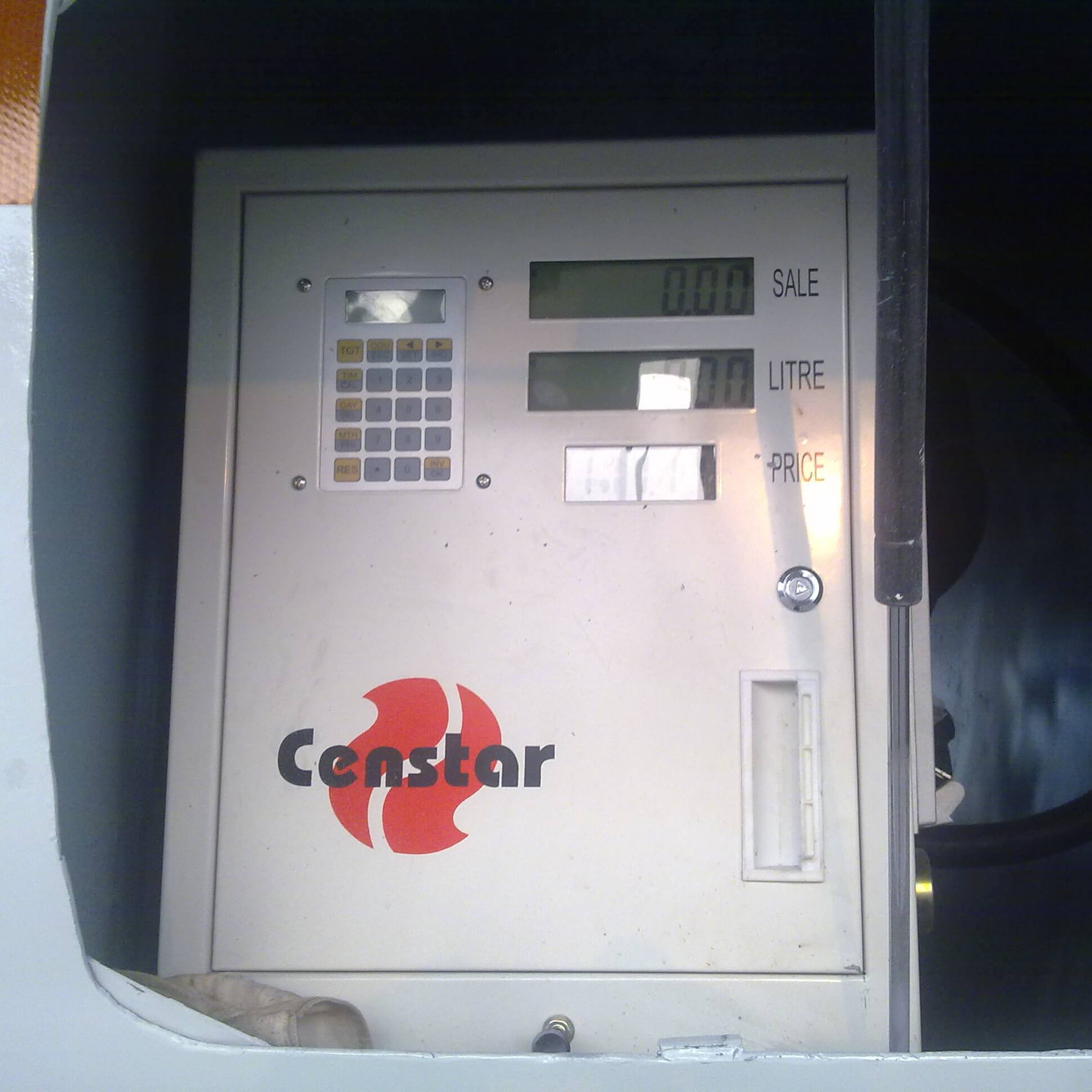 Sinotruk Howo 6x4 20000 litres camion-citerne de carburant