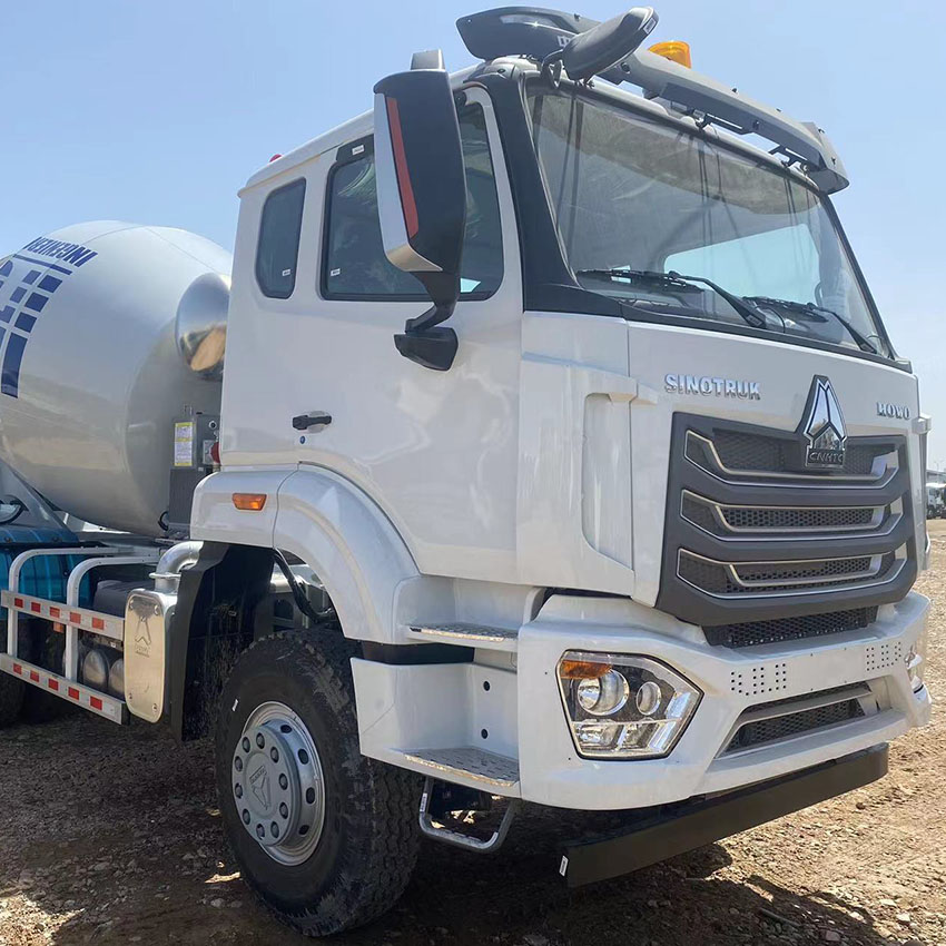 Camion malaxeur à béton SINOTRUK HOWO NX 6X4 10CBM 4