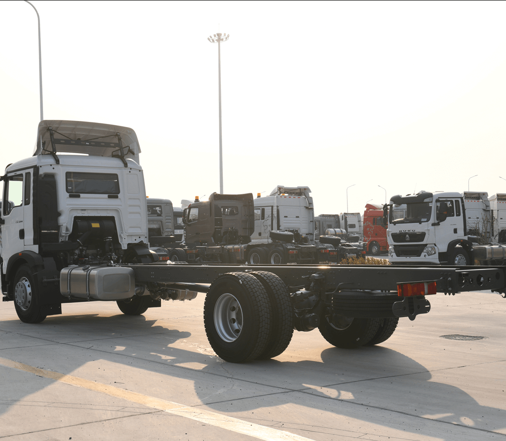 Sinotruk Howo TX 4x2 4700mm Châssis de chargement d'empattement pour l'Algérie