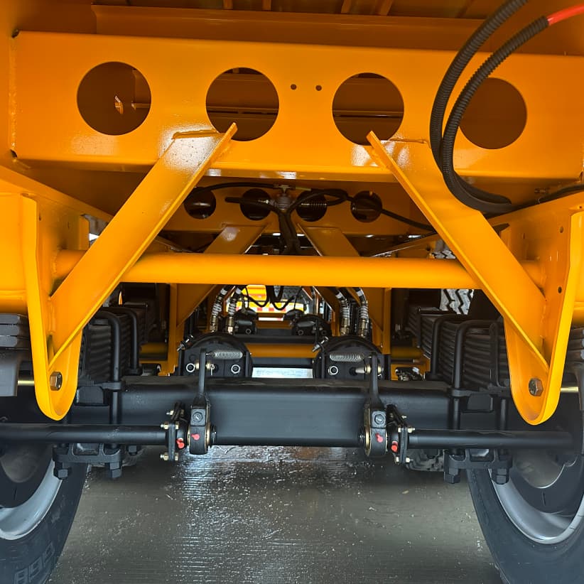 Semi-remorque &agrave; paroi lat&eacute;rale CIMC 3 essieux 60T