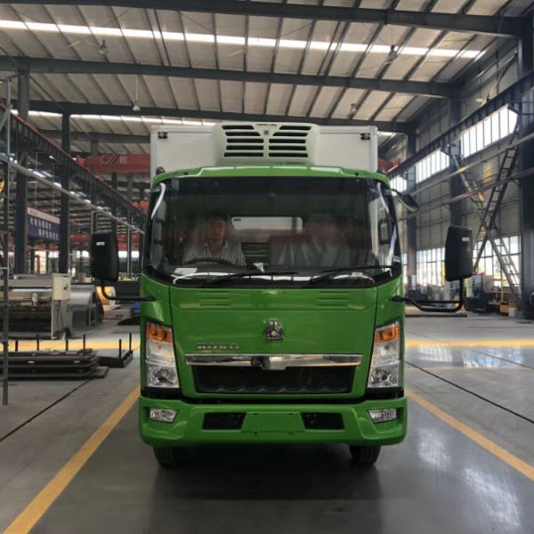 Camion frigorifique léger HOWO 4X2 5T