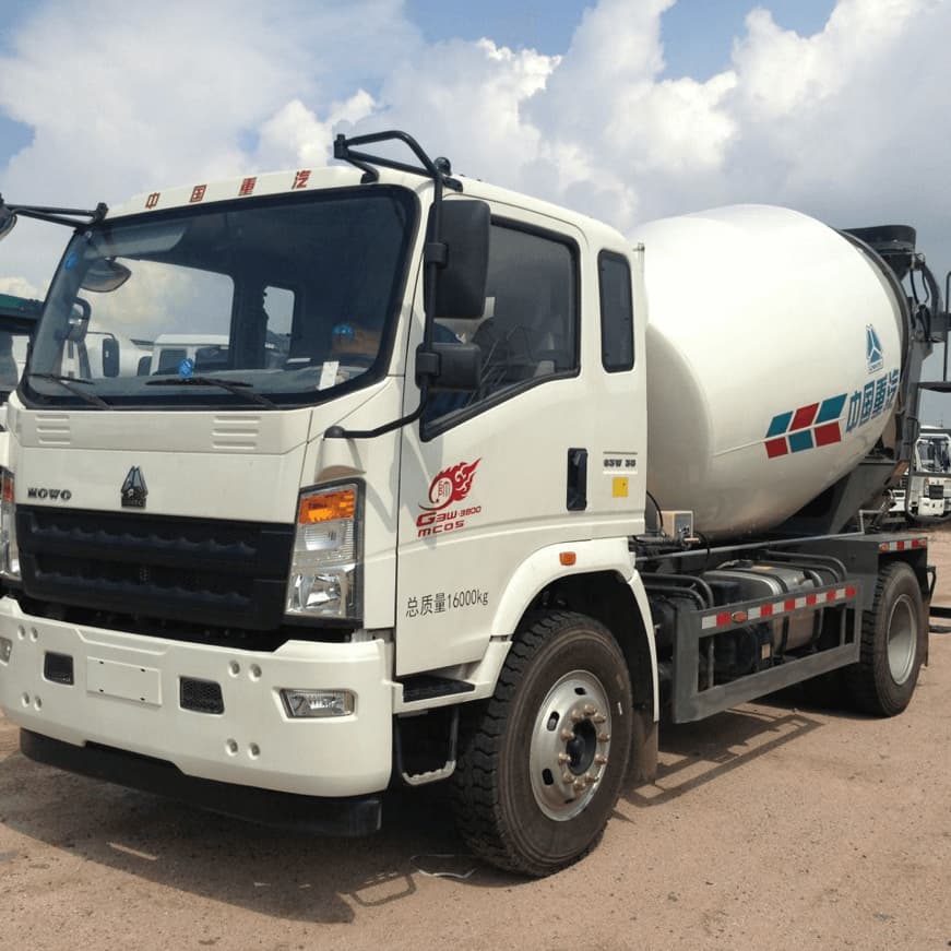 Camion malaxeur &agrave; b&eacute;ton SINOTRUK HOWO 4X2 5CBM