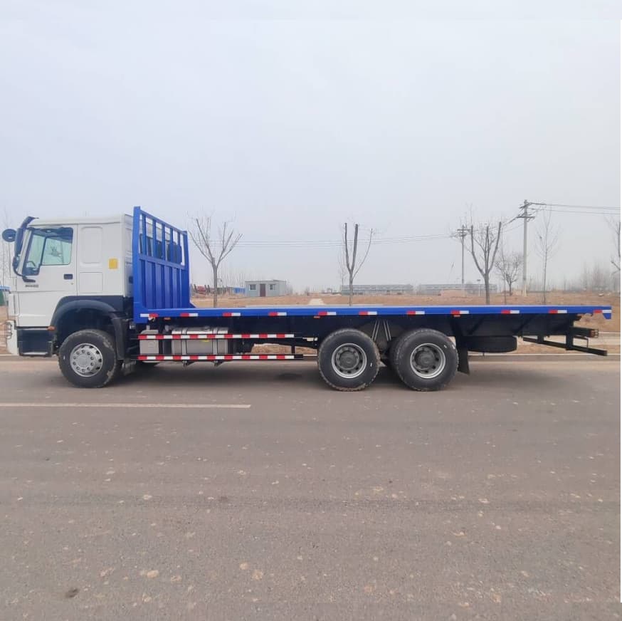 Sinotruk Howo 6x4 Contacteur à plateau camion de carry