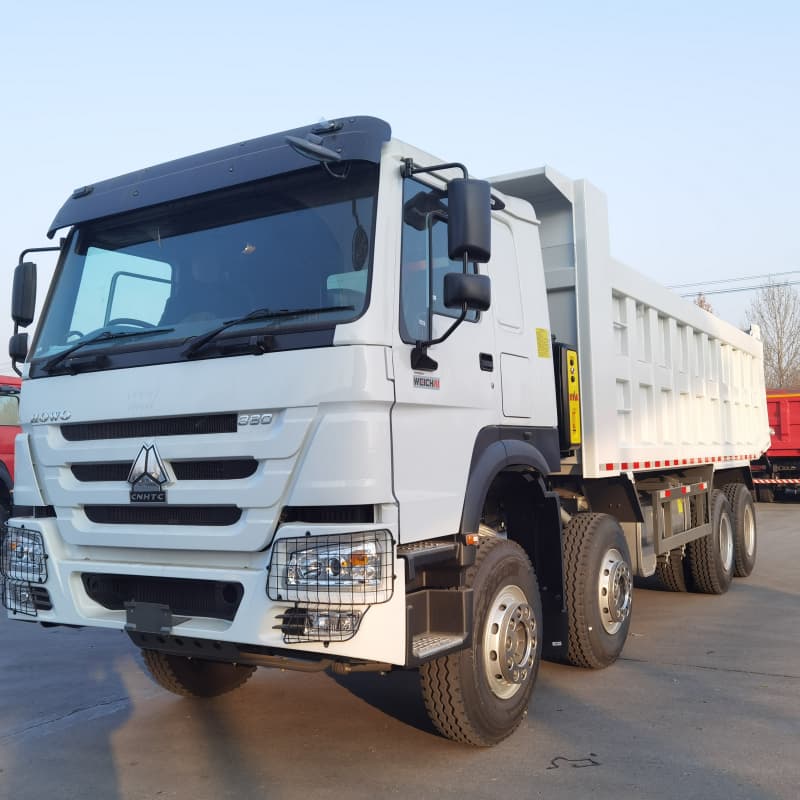 Howo 8x4 25cbm Dump Tipper Truck pour Tanzanie en stock