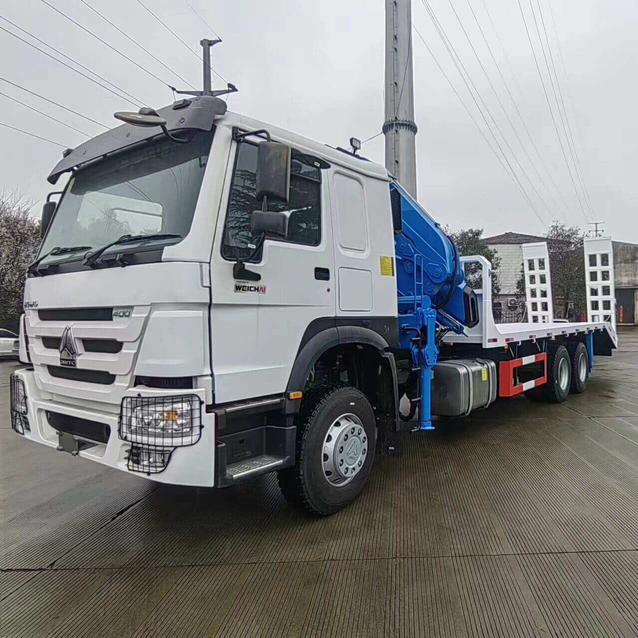 Camion-grue pli&eacute; SINOTRUK HOWO 6X4 10T