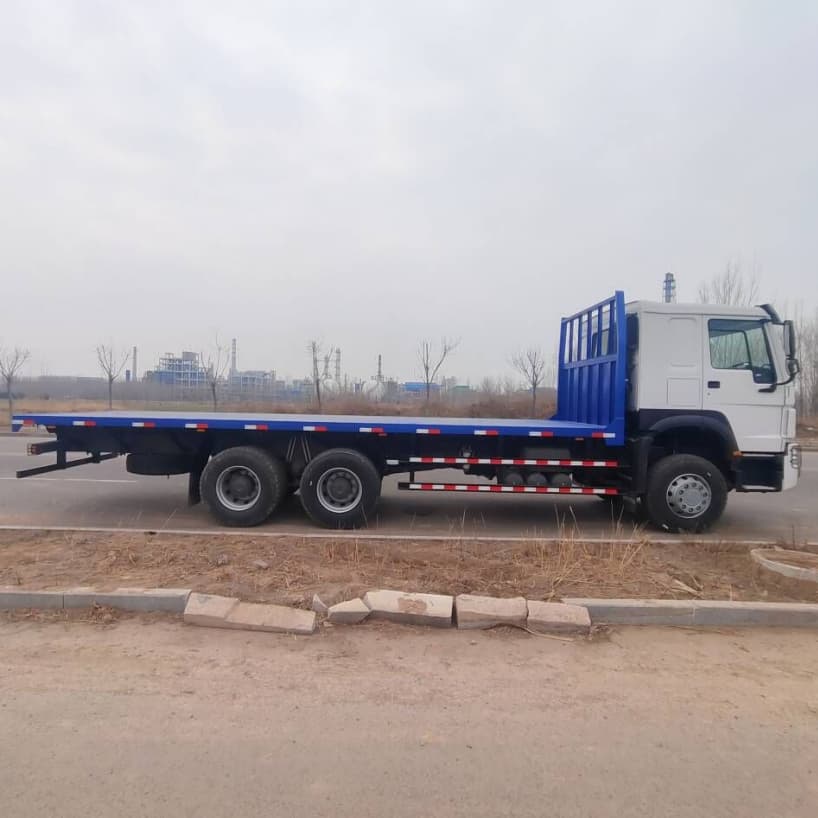 Sinotruk Howo 6x4 Contacteur à plateau camion de carry