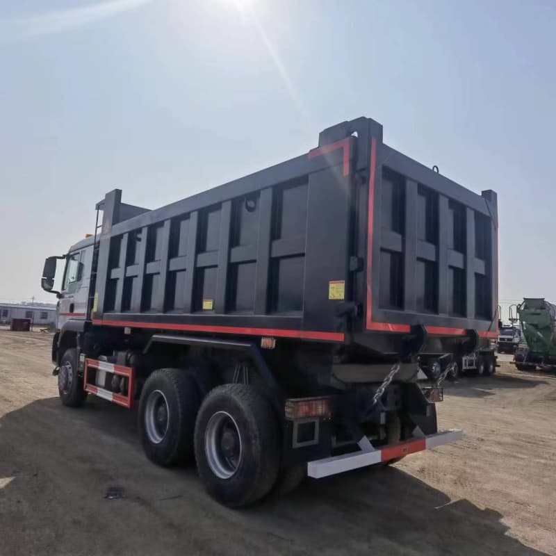 SINOTRUK TX 6X4 25T TIPPER TRUCY EN ALGERIA 2