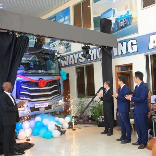 Sinotruk accueille avec succès l'événement de lancement de camions Ouganda 2025