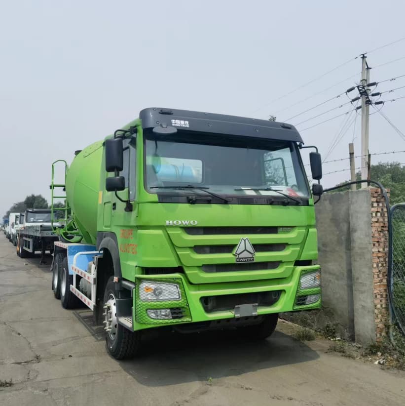 Howo 6x4 9cbm en béton de béton camion pour la construction