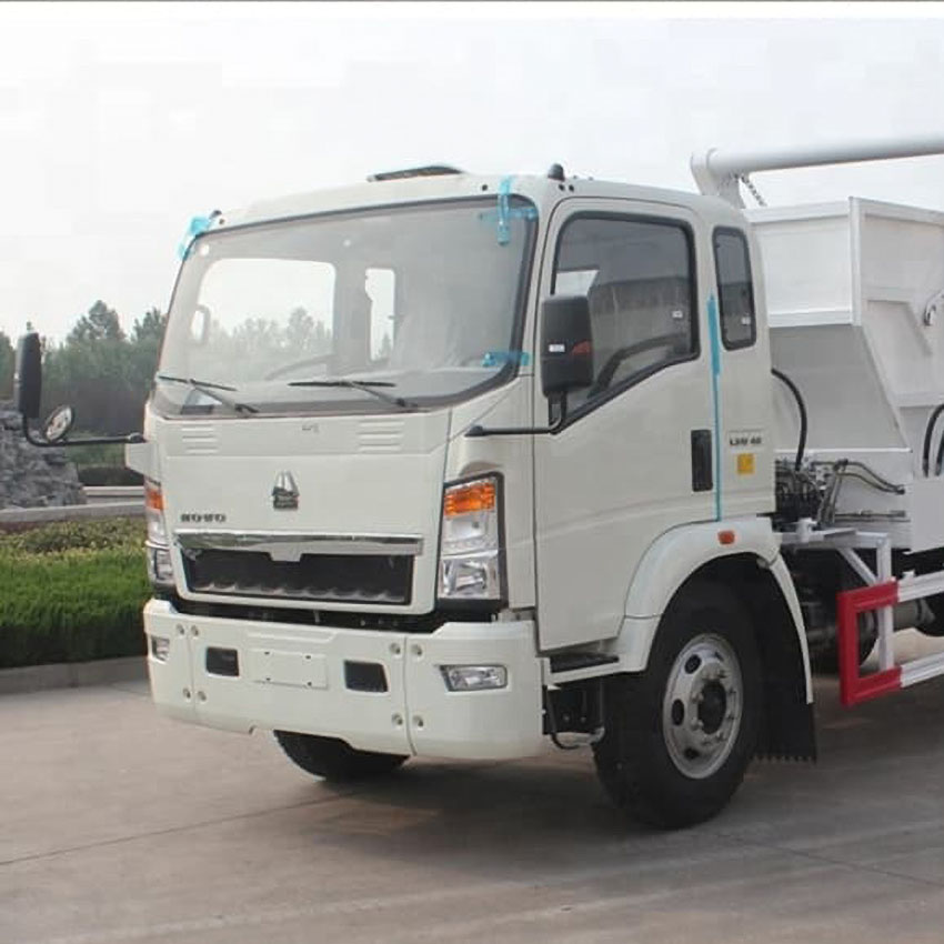 Camion à ordures à bras oscillant SINOTRUK 4X2 5CBM