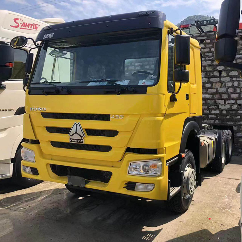 Sinotruk Howo 6x4 Tracteur Camion à droite en stock