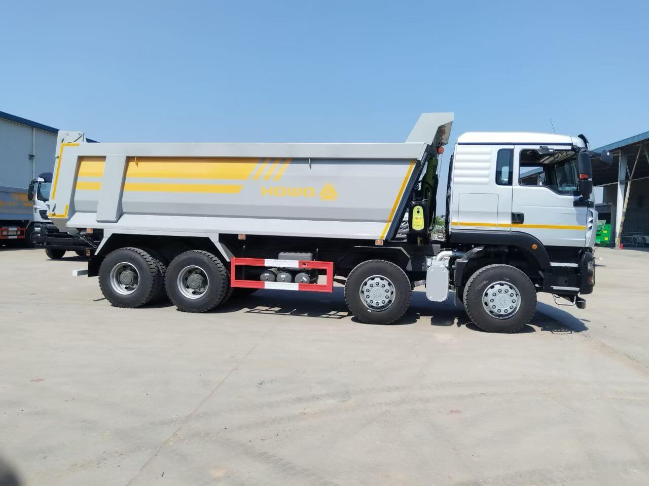 Sinotruk Howo TX 8x4 Camion-benne