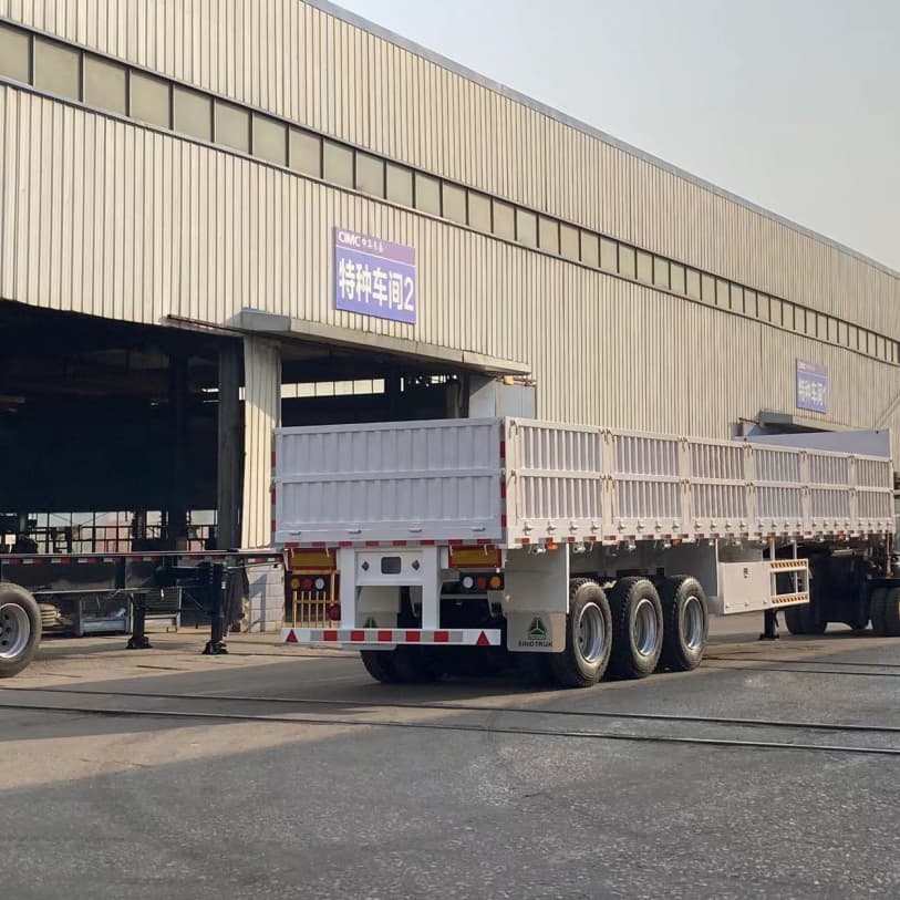 Semi-remorque &agrave; paroi lat&eacute;rale CIMC 3 essieux 60T