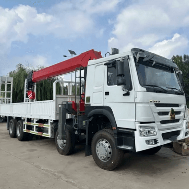 Camion-grue télescopique SINOTRUK HOWO 12T 6X4 4