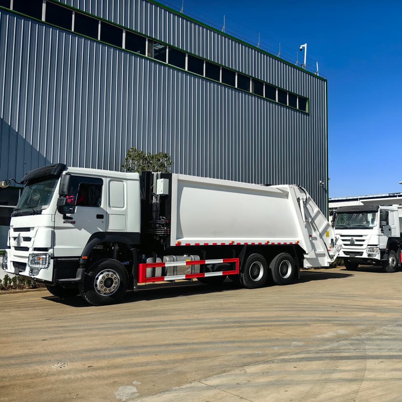 Camion à ordures compacteur SINOTRUK HOWO 6X4 20CBM pour l'Afrique