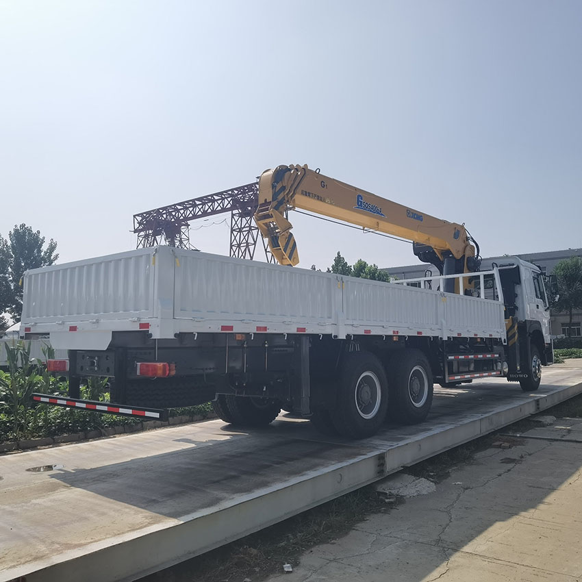 Camion-grue télescopique SINOTRUK HOWO 6X4 12T