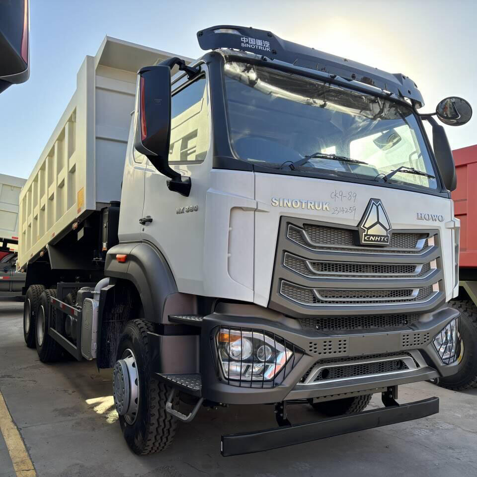 Sinotruk Howo NX 6x4 Camion à benne basculante 3 