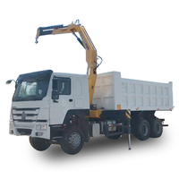 Camion à benne basculante Sinotruk Howo 6x4 avec grue 