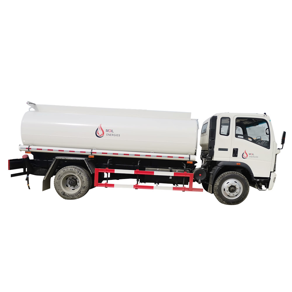 SINOTRUK HOWO 4X2 camion-citerne de carburant de 5000 litres