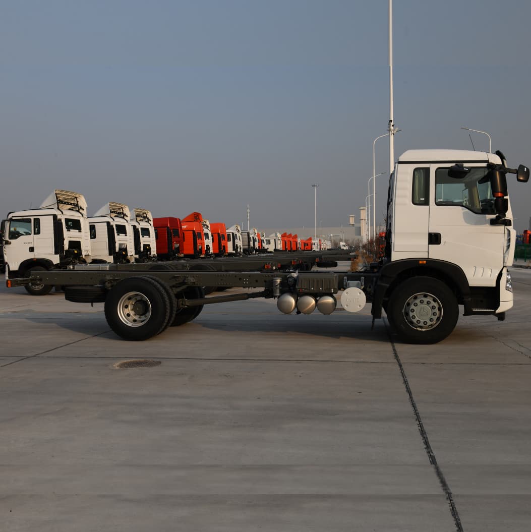 Sinotruk Howo TX 4x2 280HP châssis de cargaison d'empattement long pour l'Algérie