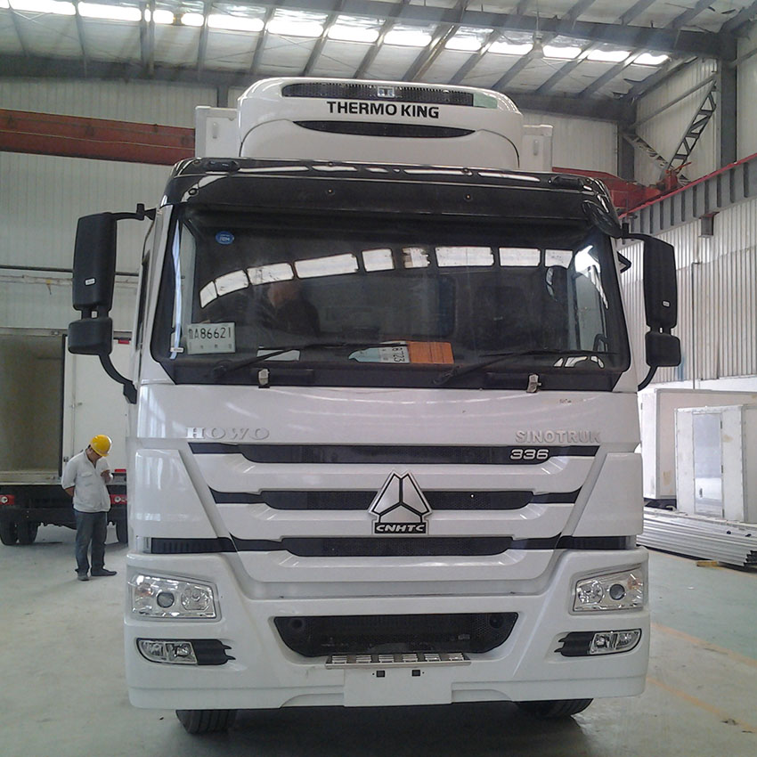 Sinotruk Howo 6x4 25t Camion de réfrigérateur 4 