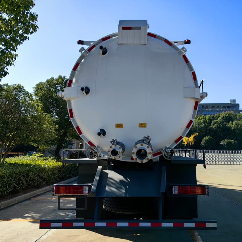 Camion d'aspiration des eaux usées HOWO 6X4 20CBM pour la Zambie 4 - 副本