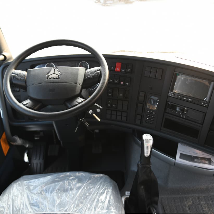 Howo T7H 4x2 430HP TRACTOR TRACTOR AVEC MOTEUR MAN