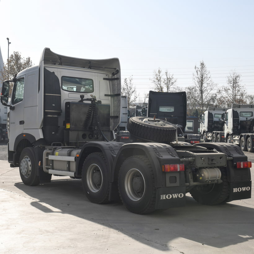 Howo T7H 6x4 Tamion de tracteur lourd pour la rouleau de la diaphonie